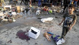 Útok prý provedli dva sebevražední atentátníci ISIS