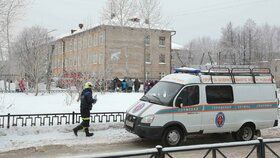 Brutální útok sekerou: Student (15) v Kazachstánu zranil tři spolužáky, obličej si skrýval maskou