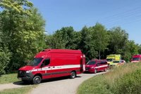 Tragédie v Hloubětíně: Mladík si šel zaplavat, z vody se ale už nevynořil, na místě zemřel