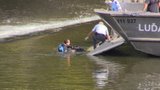 Šok při vycházce: Žena našla na břehu rybníka na Břeclavsku utonulého cizince
