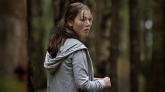 Teror na vlastní kůži: Film Utøya, 22. července napínavě vypráví o Breivikově útoku na dětský tábor