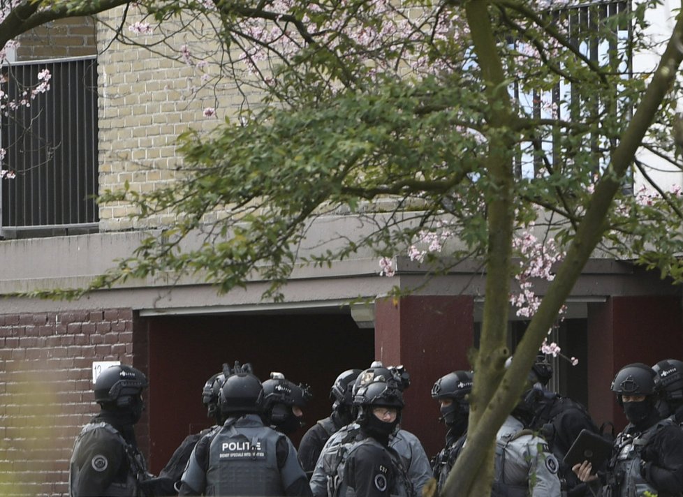 Nizozemská policie usilovně pátrá po střelci z Utrechtu, (18.03.2019).