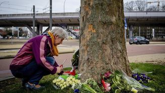 Utrecht: Nizozemská policie zadržela kvůli střelbě v tramvaji už třetího člověka