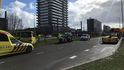 Záchranáři na místě střelby v Utrechtu
