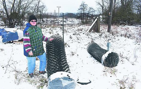 Zuzana Zimmerhacklová bude mít díky lidem s dobrým srdcem plot pro svůj zvěřinec. Za peněžní dary už nakoupila pletivo, sloupky a vrata.