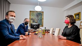 Premiér Petr Fiala (ODS) uvedl do úřadu ministra práce a sociálních věcí Mariana Jurečku (KDU-ČSL) po Janě Maláčové (ČSSD) (17.12.2021)