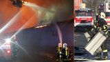 Mohutný požár střechy v Úvalech komplikoval silný vítr: Škoda deset milionů