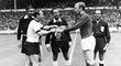 Němci smutní za někdejším vynikajícím fotbalistou Uwem Seelerem, který ve věku 85 let zemřel