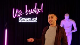 Hostem podcastu Už budu! se stal stand-up komik Lukáš Kundera.