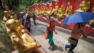 Klášter desetitisíce Buddhů je nejnavštěvovanějším svatostánkem v Hongkongu