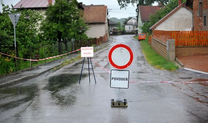 Uzavřená silnice ve Vejvanovicích na Chrudimsku