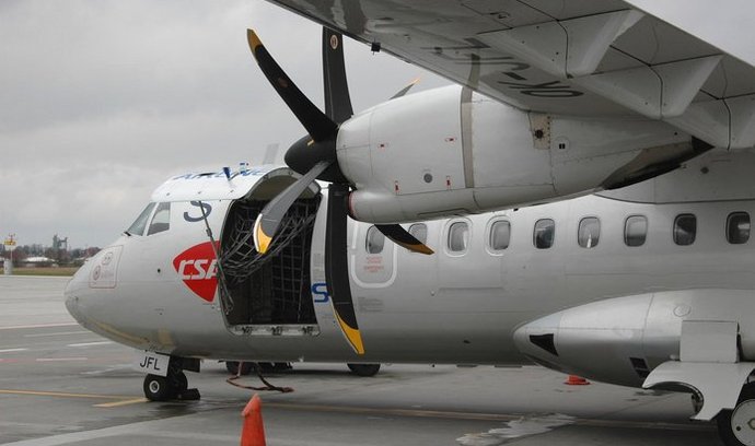 V barvách SkyTeamu už několik let létá menší ATR 42. Ilustrační foto