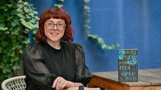 Kniha je dort, zfilmování je poleva, říká populární autorka YA fantasy V. E. Schwabová. A chystá seriál Kniha je dort, zfilmování je poleva, říká populární autorka YA fantasy V. E. Schwabová. A chystá seriál