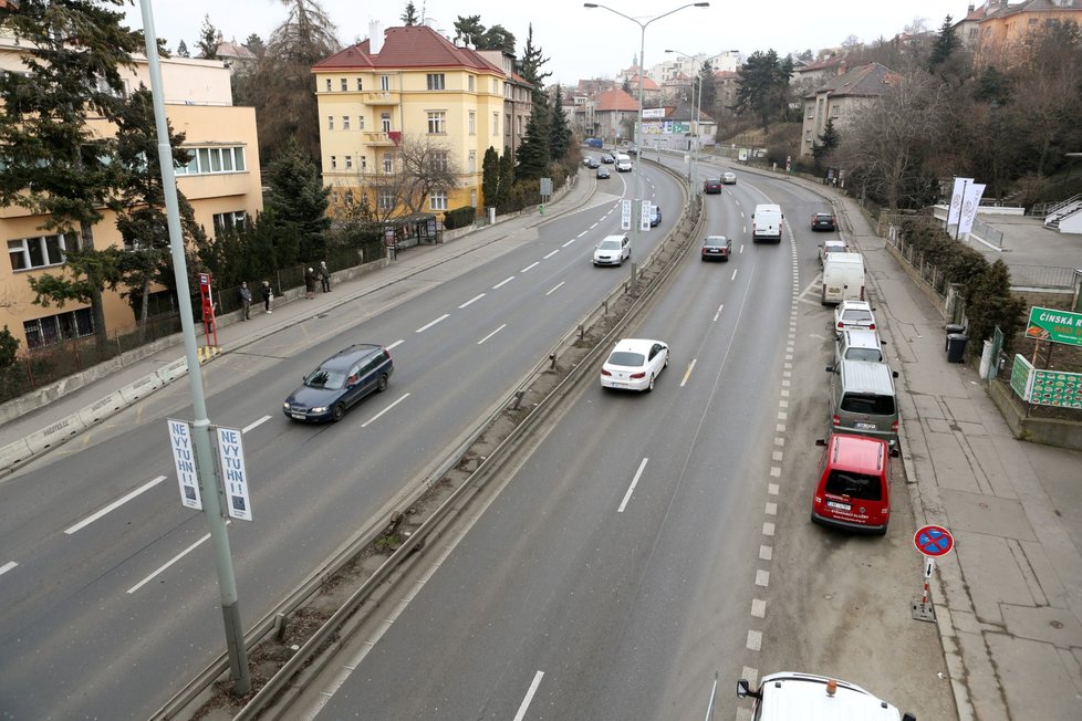 Ulice V Holešovičkách se opraví.