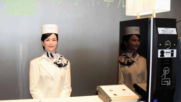 V hotelu Henn-na ve městě Sasebo na jihu Japonska tvoří většinu personálu roboti