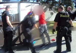 Policisté zadrželi muže podezřelého z vraždy.