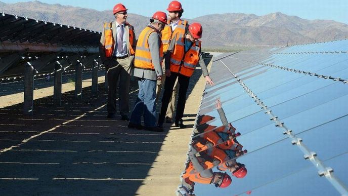 V Kalifornii spustili solární elektrárnu Desert Sunlight Solar Farm (9. února 2015)