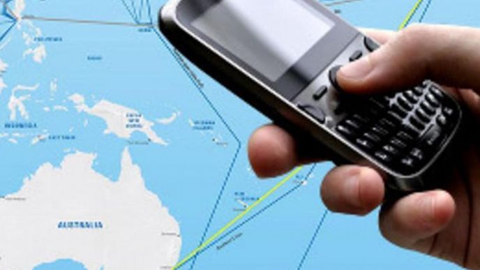 V roce 2014 by se roamingové sazby měly opět výrazně snížit. Volání, SMS i data v Evropě jsou stále předražené, říkají europoslanci. Operátoři nesouhlasí.