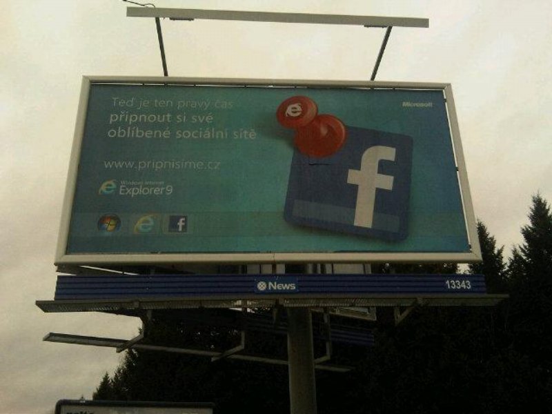 Billboardy ze silnic začnou mizet na přelomu září a října.