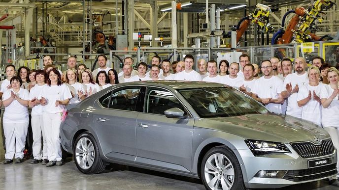 Jedničkou na trhu zůstal v květnu Volkswagen, jehož součástí je i Škoda Auto. Prodej Volkswagenu však klesl o 2,3 procenta a Škody o 1,1 procenta.