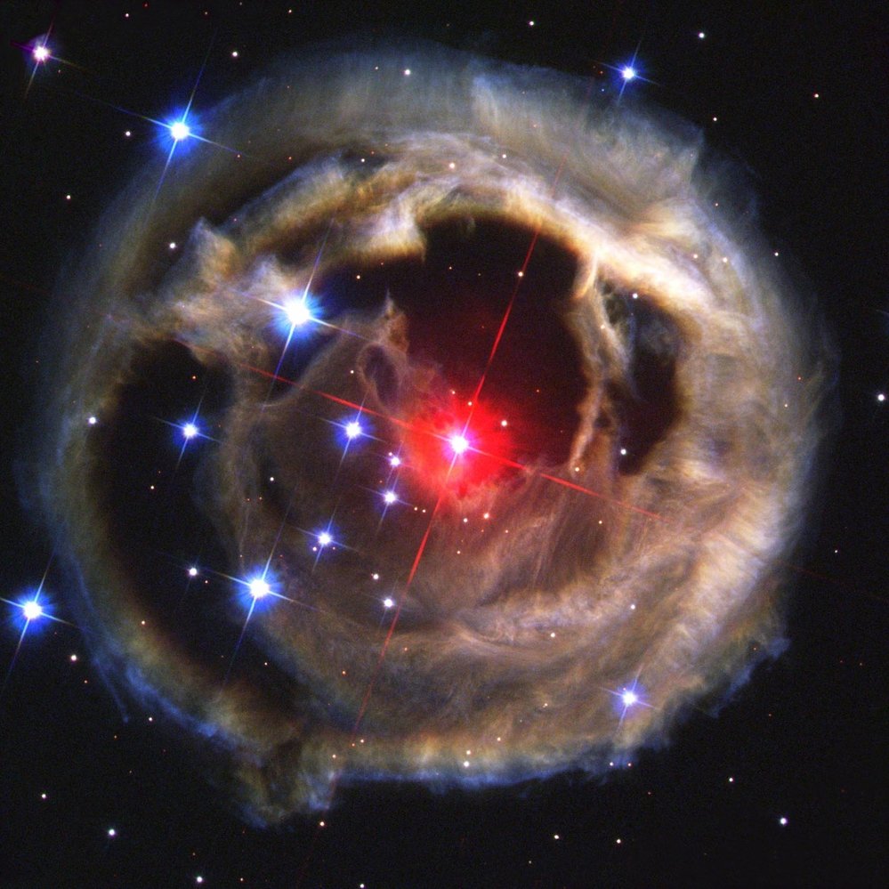 V838 Monocerotis možná vznikla sloučením dvou hvězd