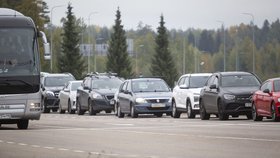 Nápor ruských mužů na finském hraničním přechodu Vaalimaa (28. 9. 2022)