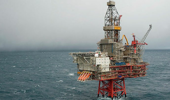Těžební plošina norské společnosti Vaar Energi v Severním moři. Firma letos uskutečnila největší primární nabídku v Evropě.