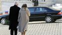Václav a Lívie Klausovi vítají ruský manželský pár Medveděvových