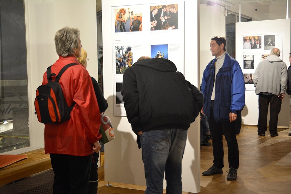 Zájem zhlédnout fotografie Havla byl obrovský.