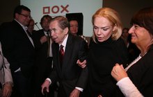 Václav Havel na setkání s dalajlámou: Nemohl ani chodit!