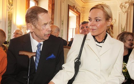 Jako by tušil, že se blíží konec, přepsal Havel své jmění na manželku.