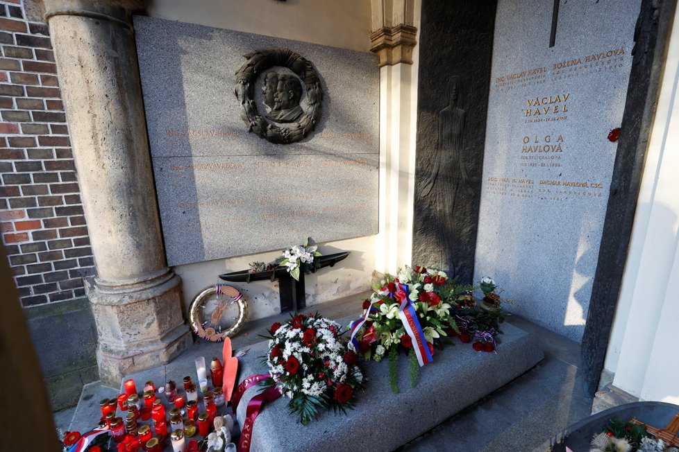 12 let od smrti Václava Havla: Hrobka na Vinohradském hřbitově v Praze (18.12.2023)