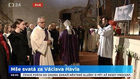 V kostele sv. Anny na Pražské křižovatce opět vystavili stejný Havlův portrét jako loni i předloni