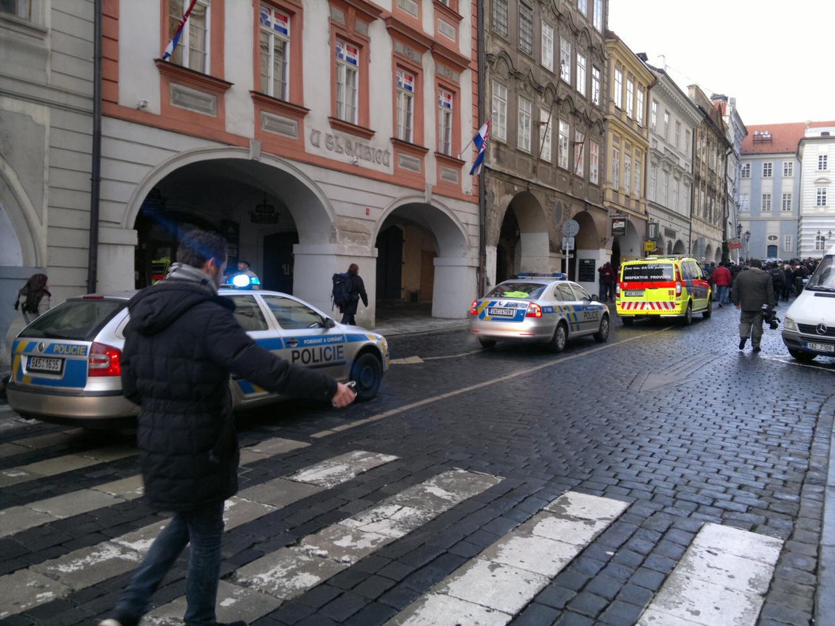 Na hladký průběh dohlížely bezpečnostní složky, byla připravená i zdravotní pomoc.