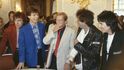 Prezident Československa Václav Havel spolu s členy skupiny Rolling Stones (Praha, 1990)