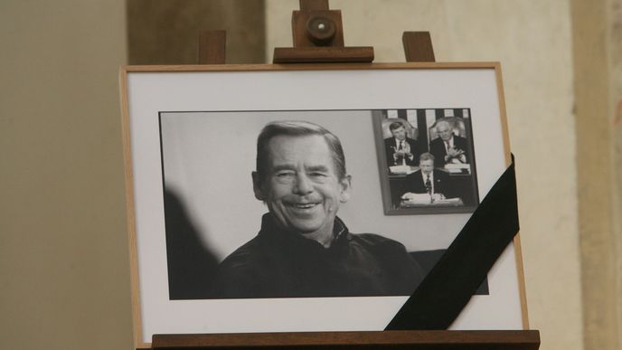 Pocty státního pohřbu se dočkal i bývalý prezident Václav Havel