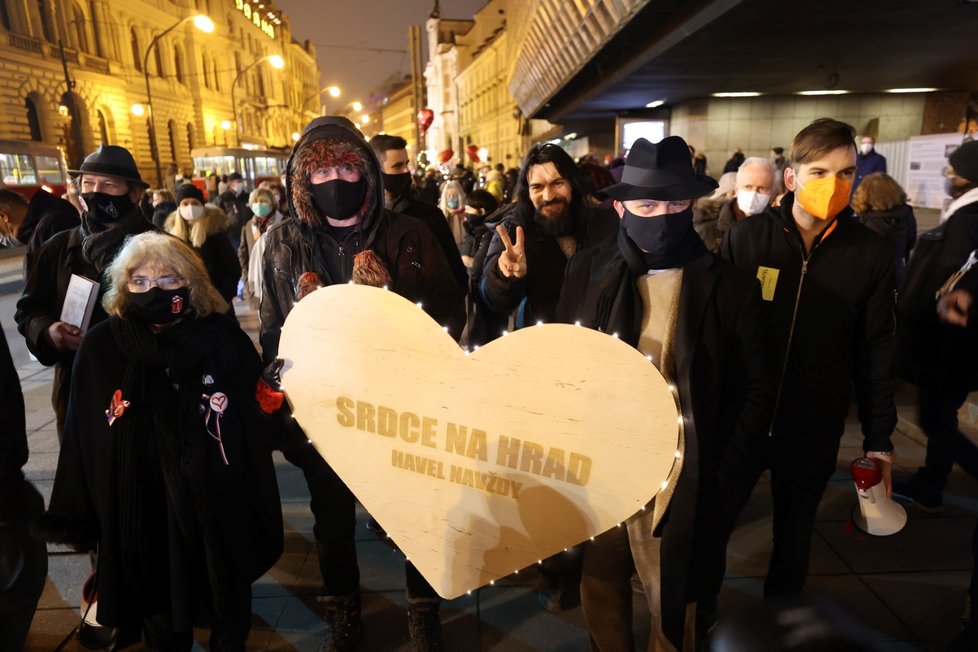 Vzpomínkový pochod Srdce na Hrad 2020 na Hradčanské náměstí v den výročí úmrtí bývalého prezidenta Václava Havla se konal 18. prosince 2020 v Praze.