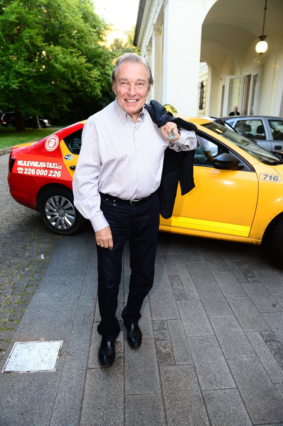 Karel Gott přijel taxíkem