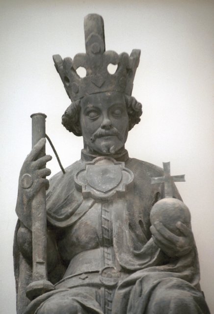 Život Václava IV. komplikovaly časté půtky s nejbližším příbuzenstvem. Ač byl z trůnu Svaté říše římské sesazen, lid v Praze jej měl rád.