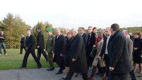 Český prezident se svým německým protějškem uctili památku obětí