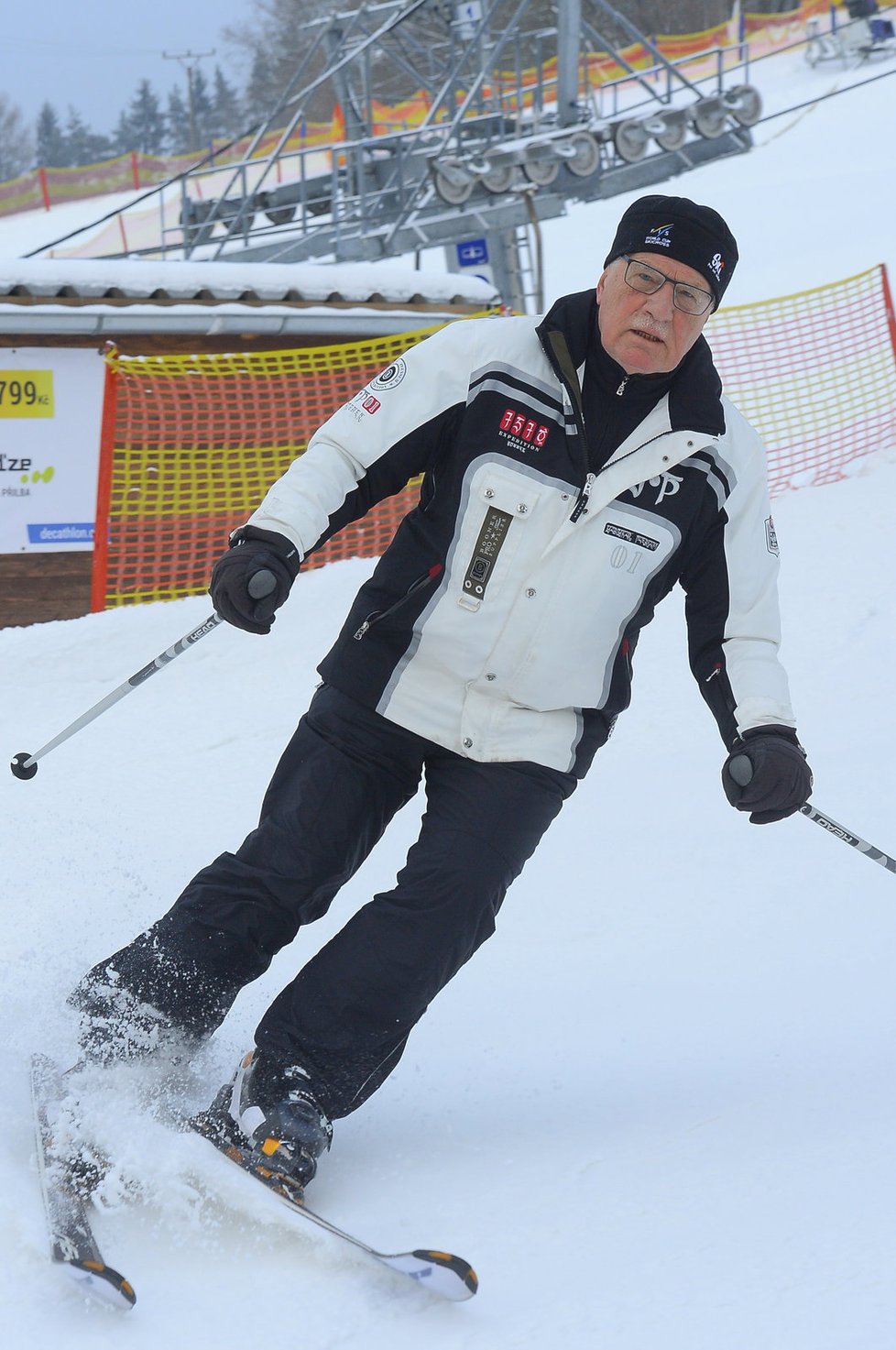 Exprezident Václav Klaus sportuje.