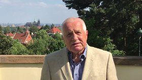 Václav Klaus vystoupil v reakci na jednání Evropské komise s výzvou začít připravovat odchod ČR z EU