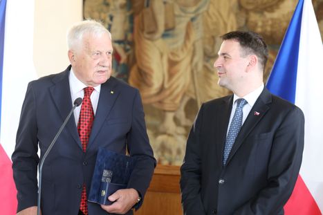 Obrázek: Macinka a Klaus: Nečekaně ostrá slova! Rozpad vztahu „tatíčka“ Klause a jeho žáka?