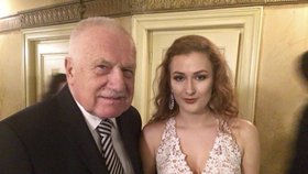 Exprezident Václav Klaus na maturitním plese své vnučky Kateřiny