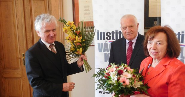 „Václav Klaus mi zachránil život,“ přiznal Tříska. A Klausovou pozlobila paměť
