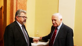 Václav Klaus se svým někdejším kancléřem Jiřím Weiglem