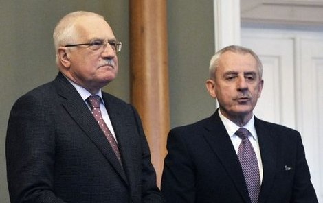 Prezident Václav Klaus a ministr Heger (vpravo).