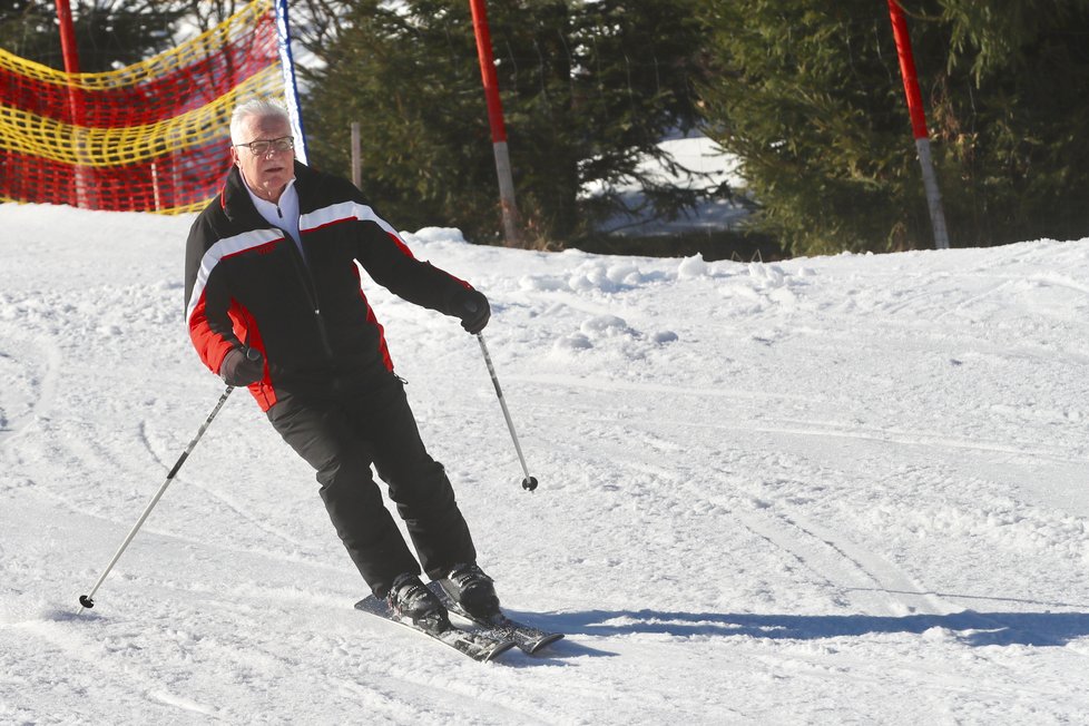 Václav Klaus na lyžích: V únoru 2019 vyrazil na Monínec.