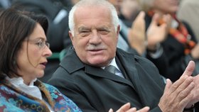 Václav Klaus tvrdí, že měl Miroslavu němcovou rád, ale v jedné straně už by s ní být nemohl