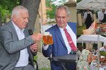 Klaus se Zemanem na oslavě 78. narozenin exprezidenta Klause